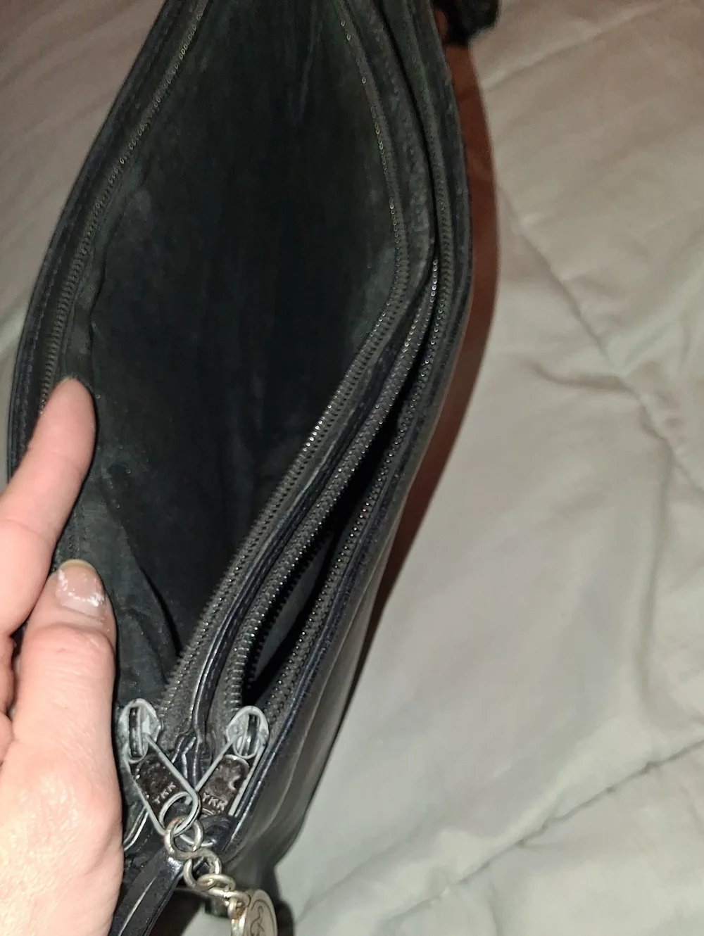 Vintage Prestine Etra Men's Black Leather Zip Clutch With Etra Logo On Zip